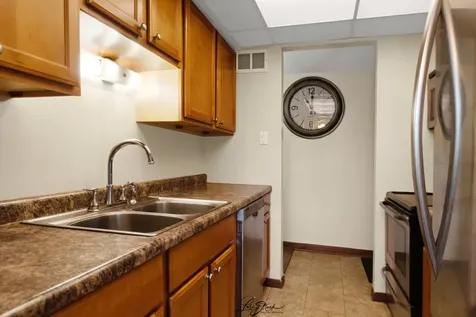 5712 128TH Street Crestwood IL 60418