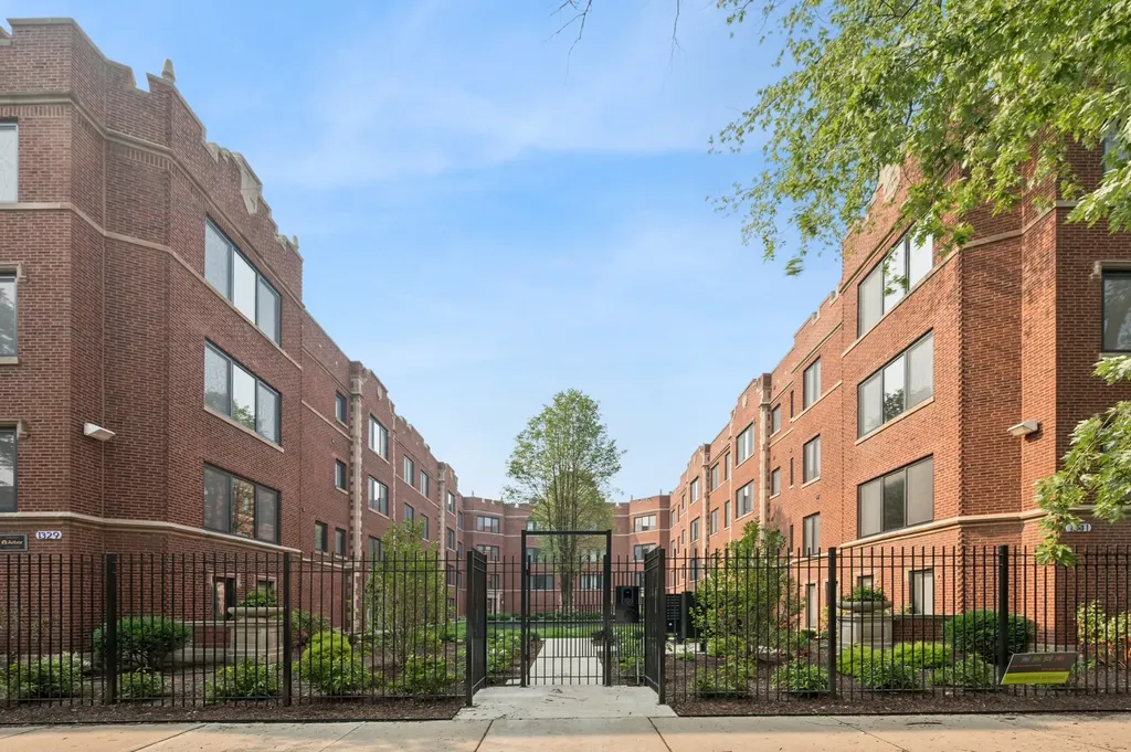 1331 West Estes Avenue Chicago IL 60626