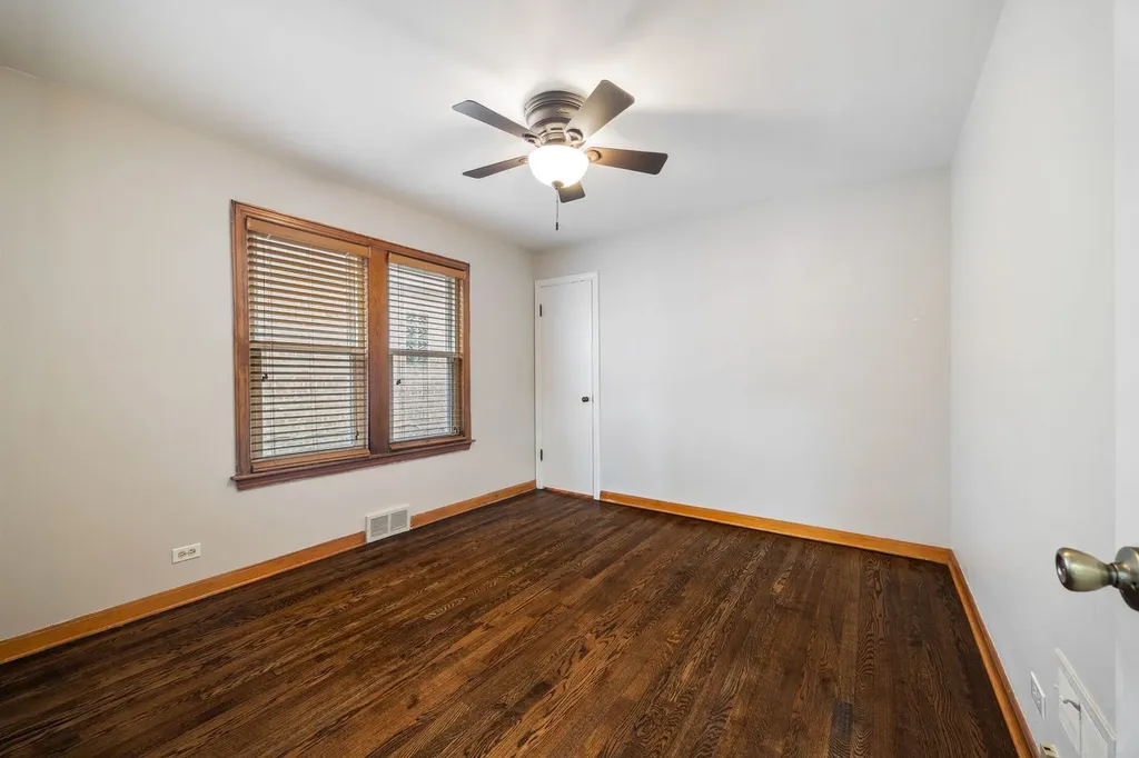 4914 West Warwick Avenue Chicago IL 60641