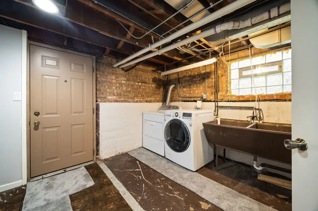 4914 West Warwick Avenue Chicago IL 60641