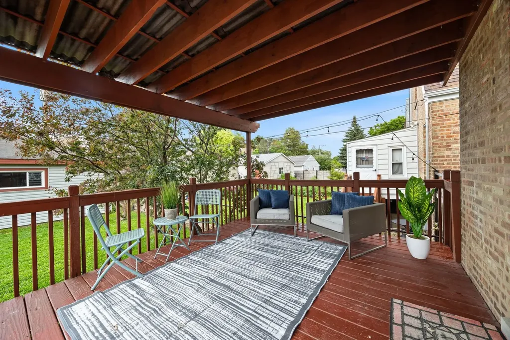 4914 West Warwick Avenue Chicago IL 60641