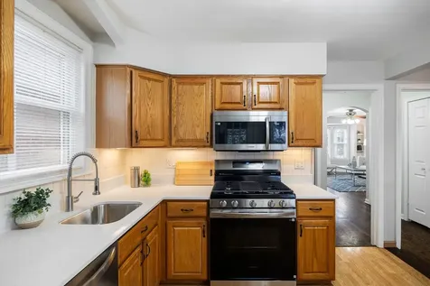 4914 West Warwick Avenue Chicago IL 60641