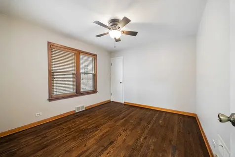 4914 West Warwick Avenue Chicago IL 60641