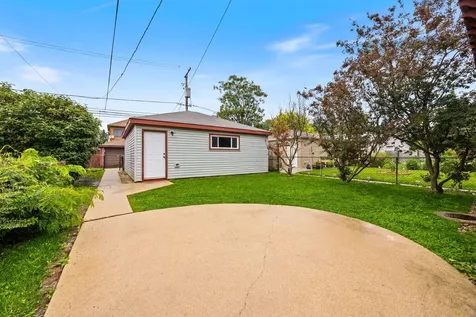 4914 West Warwick Avenue Chicago IL 60641