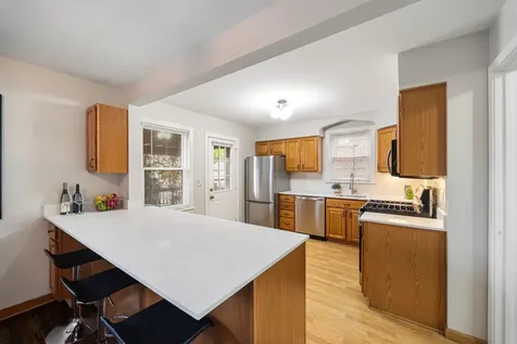 4914 West Warwick Avenue Chicago IL 60641