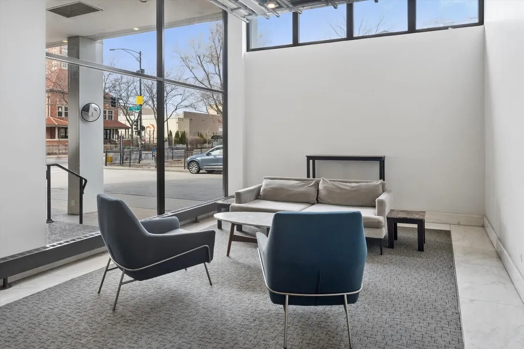6171 North Sheridan Road Chicago IL 60660