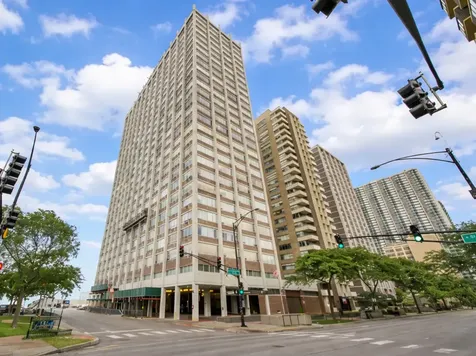 6171 North Sheridan Road Chicago IL 60660