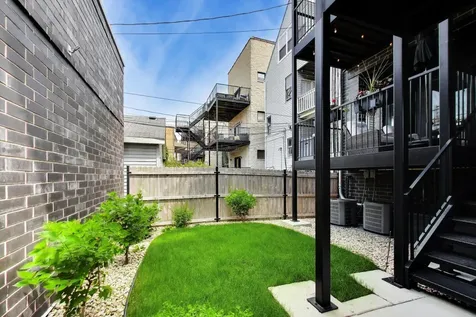 3740 North Clifton Avenue Chicago IL 60613