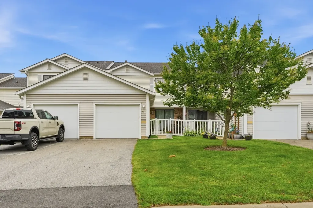 731 Shoreline Circle Schaumburg IL 60194