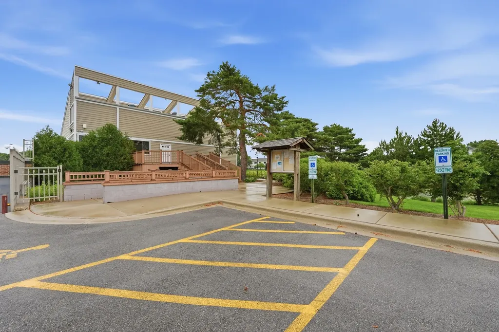 731 Shoreline Circle Schaumburg IL 60194