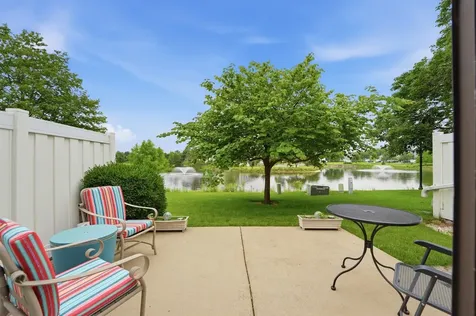 731 Shoreline Circle Schaumburg IL 60194