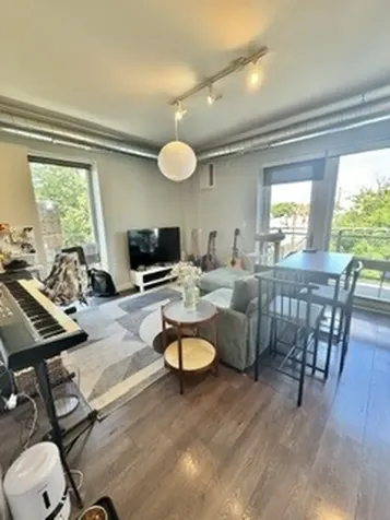 2407 West Eastwood Avenue Chicago IL 60625