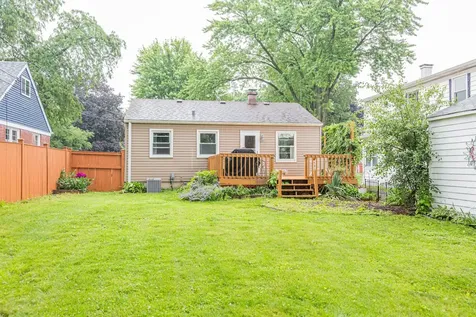 204 North Elroy Avenue Bartlett IL 60103