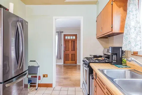 204 North Elroy Avenue Bartlett IL 60103