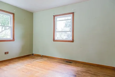 204 North Elroy Avenue Bartlett IL 60103