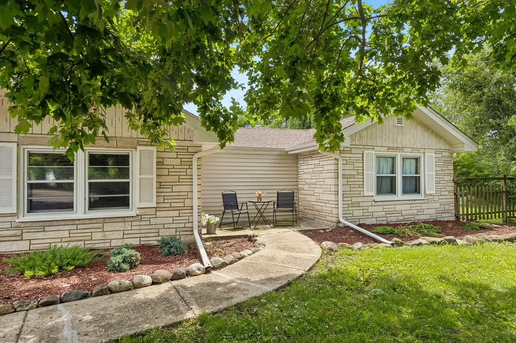 26735 West Il Route 173 Antioch IL 60002
