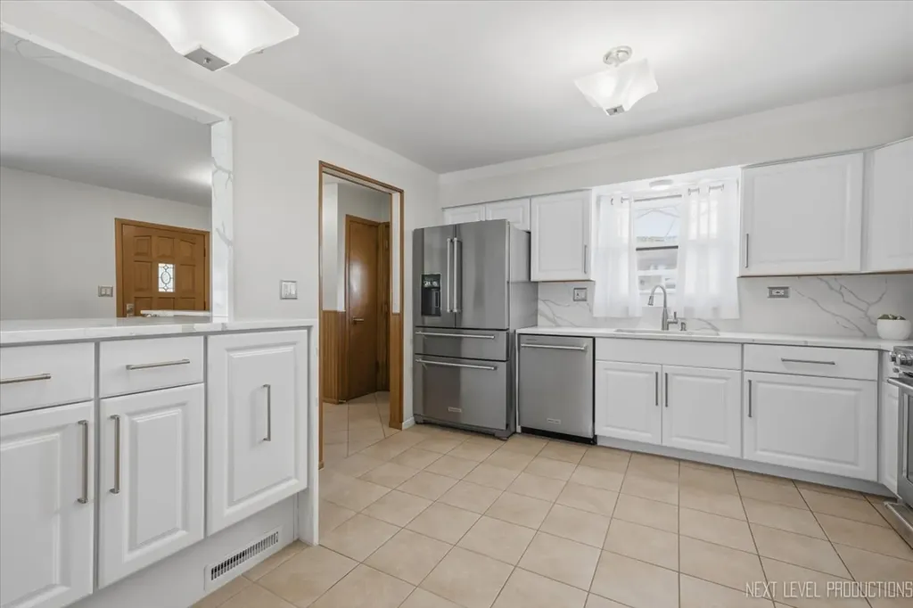 754 North Michigan Street Elmhurst IL 60126