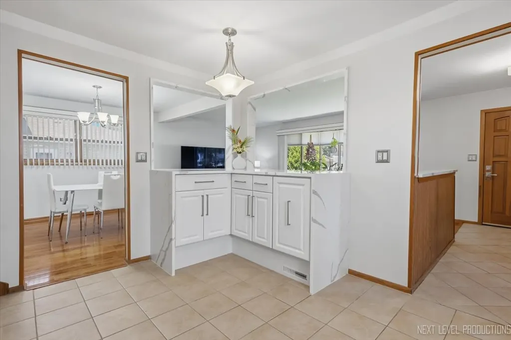 754 North Michigan Street Elmhurst IL 60126