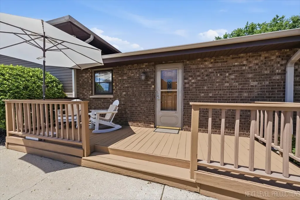 754 North Michigan Street Elmhurst IL 60126