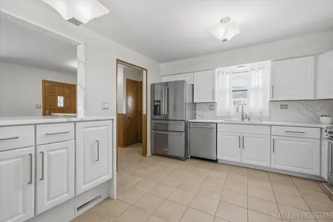 754 North Michigan Street Elmhurst IL 60126