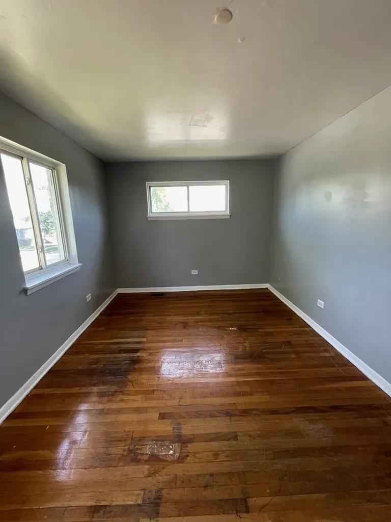 9258 South Parnell Avenue Chicago IL 60620