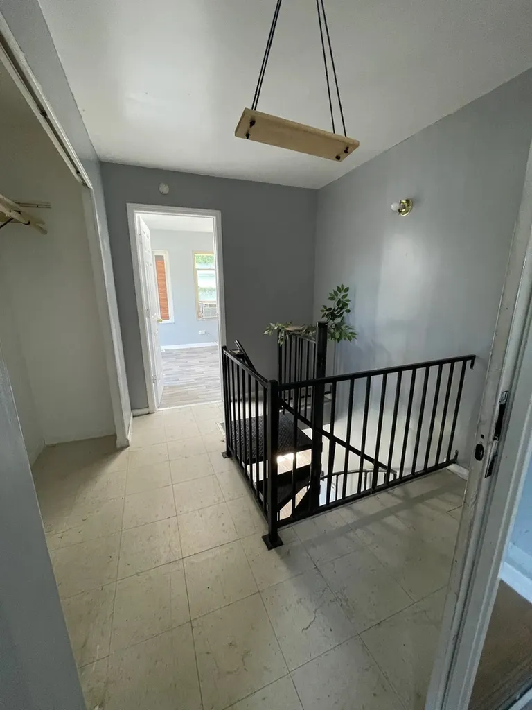 9258 South Parnell Avenue Chicago IL 60620
