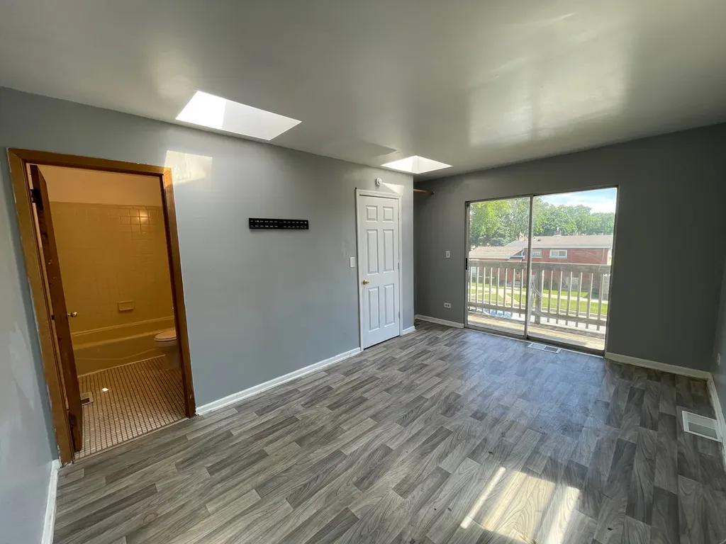 9258 South Parnell Avenue Chicago IL 60620