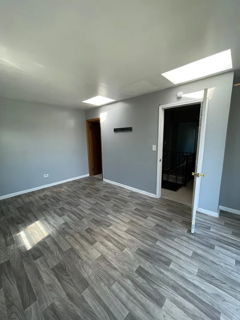 9258 South Parnell Avenue Chicago IL 60620