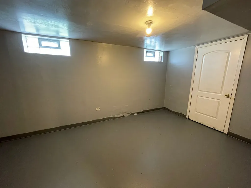 9258 South Parnell Avenue Chicago IL 60620