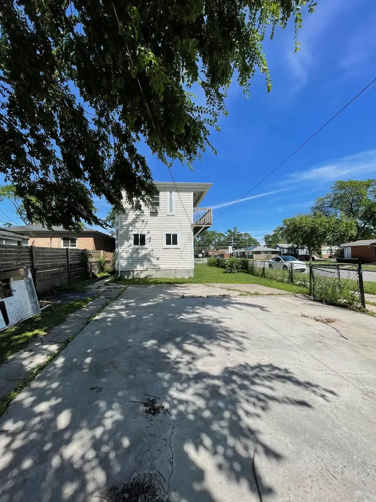 9258 South Parnell Avenue Chicago IL 60620
