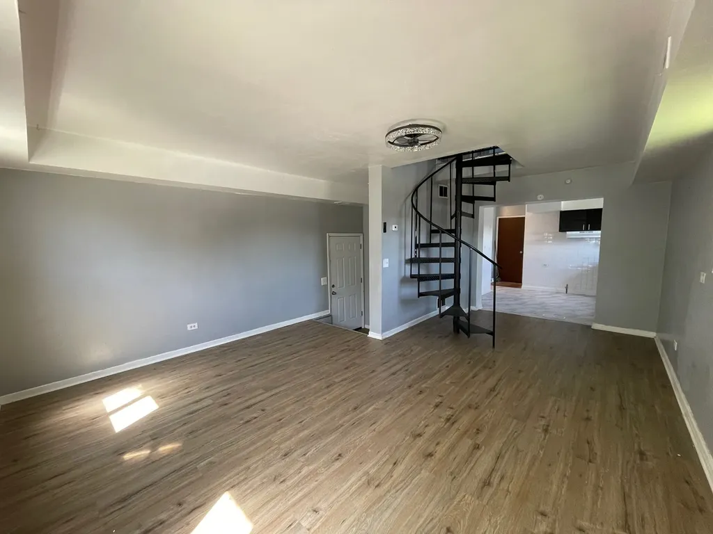 9258 South Parnell Avenue Chicago IL 60620