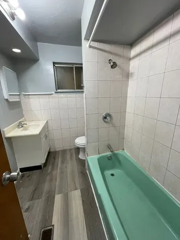 9258 South Parnell Avenue Chicago IL 60620