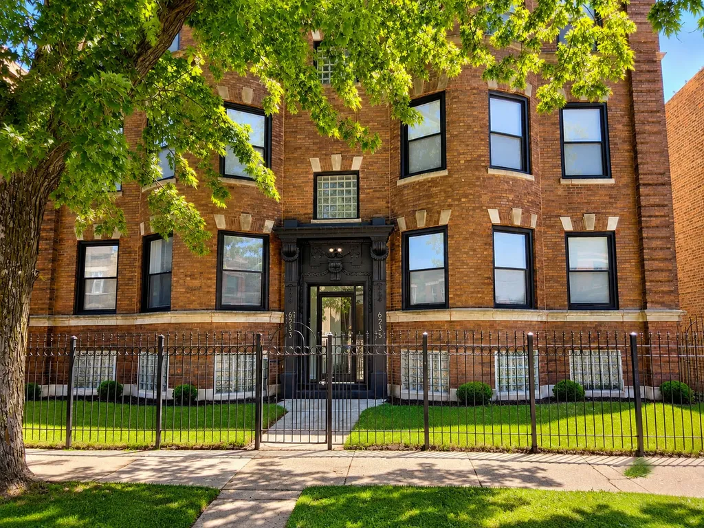 6233 South Langley Avenue Chicago IL 60637
