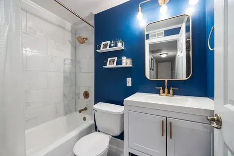 3456 North Janssen Avenue Chicago IL 60657