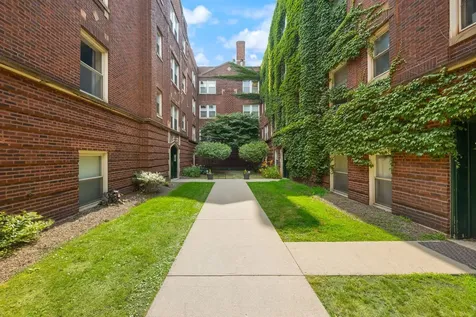 3456 North Janssen Avenue Chicago IL 60657
