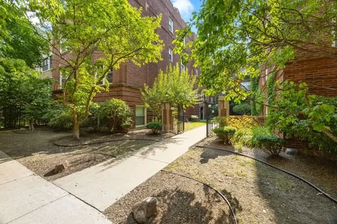 3456 North Janssen Avenue Chicago IL 60657