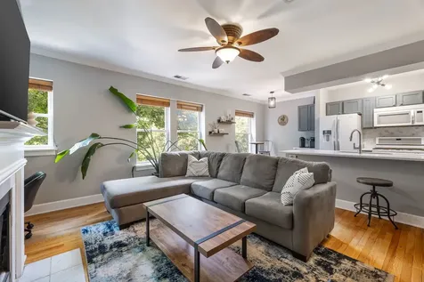 3456 North Janssen Avenue Chicago IL 60657