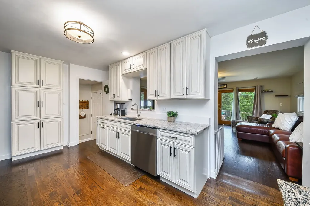 263 Hillside Avenue Glen Ellyn IL 60137