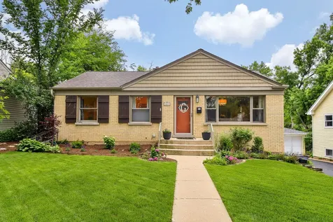 263 Hillside Avenue Glen Ellyn IL 60137