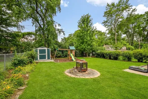 263 Hillside Avenue Glen Ellyn IL 60137