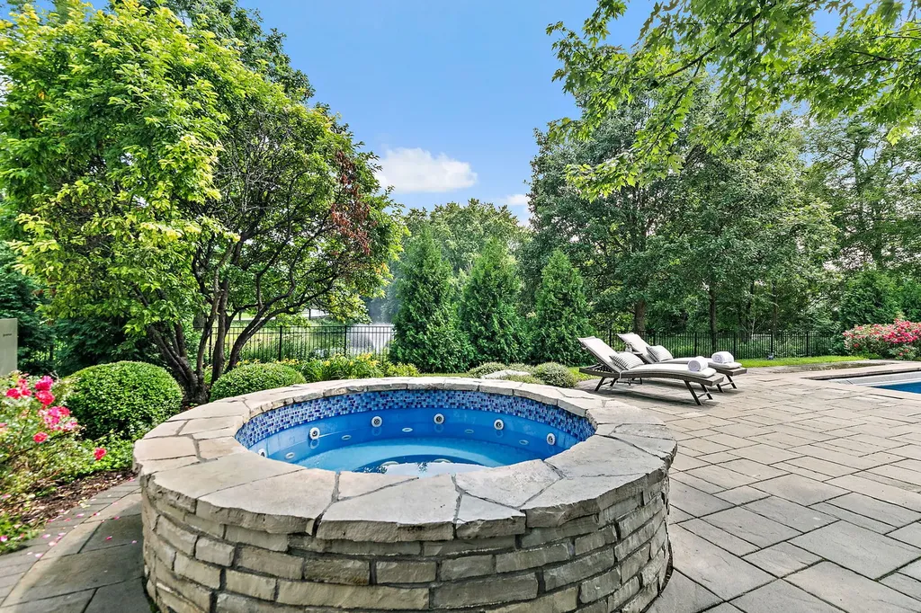 3S412 Saddle Ridge Court Warrenville IL 60555