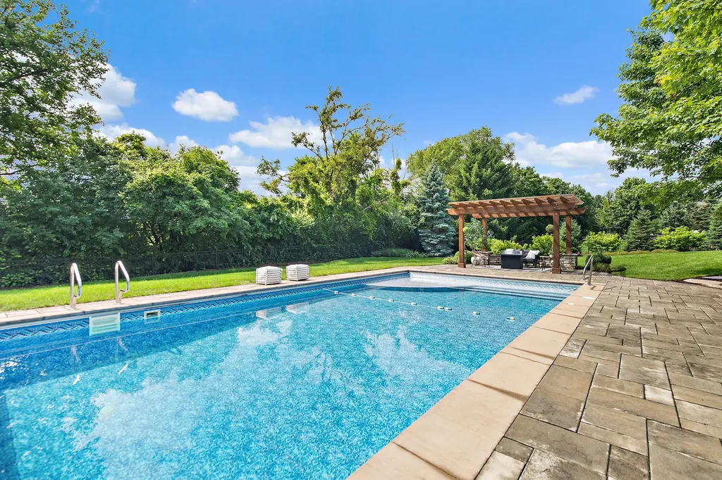 3S412 Saddle Ridge Court Warrenville IL 60555