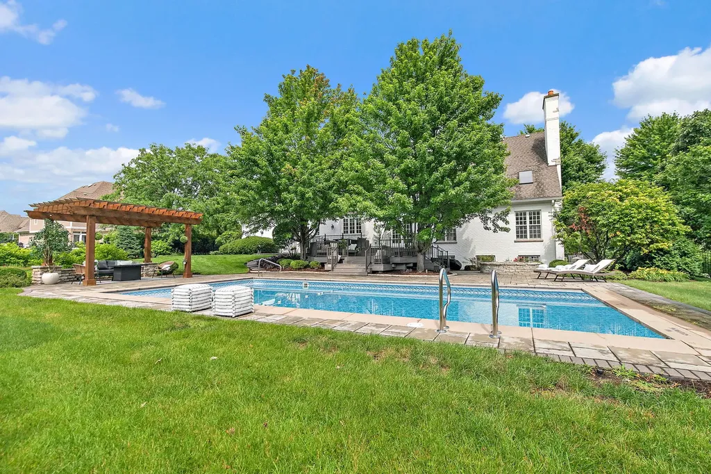 3S412 Saddle Ridge Court Warrenville IL 60555