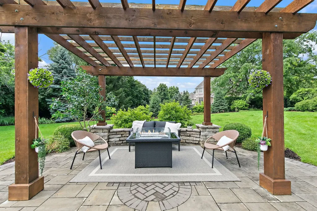 3S412 Saddle Ridge Court Warrenville IL 60555