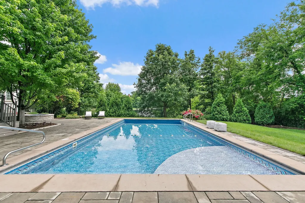 3S412 Saddle Ridge Court Warrenville IL 60555
