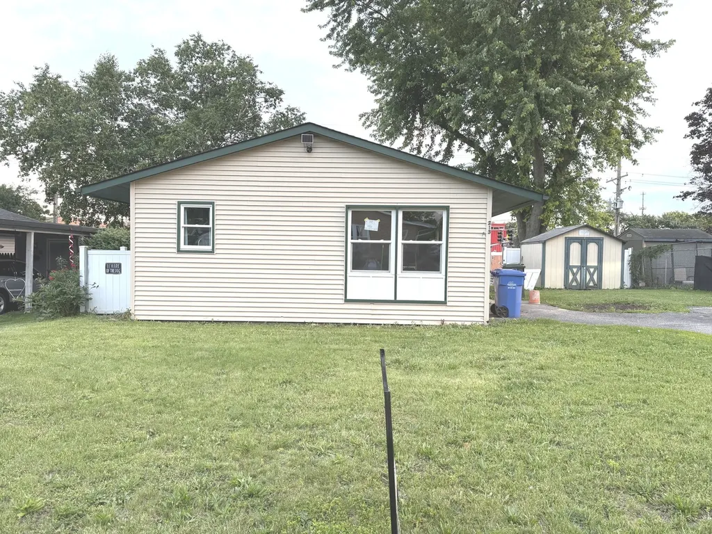 213 Butte Lane Carpentersville IL 60110