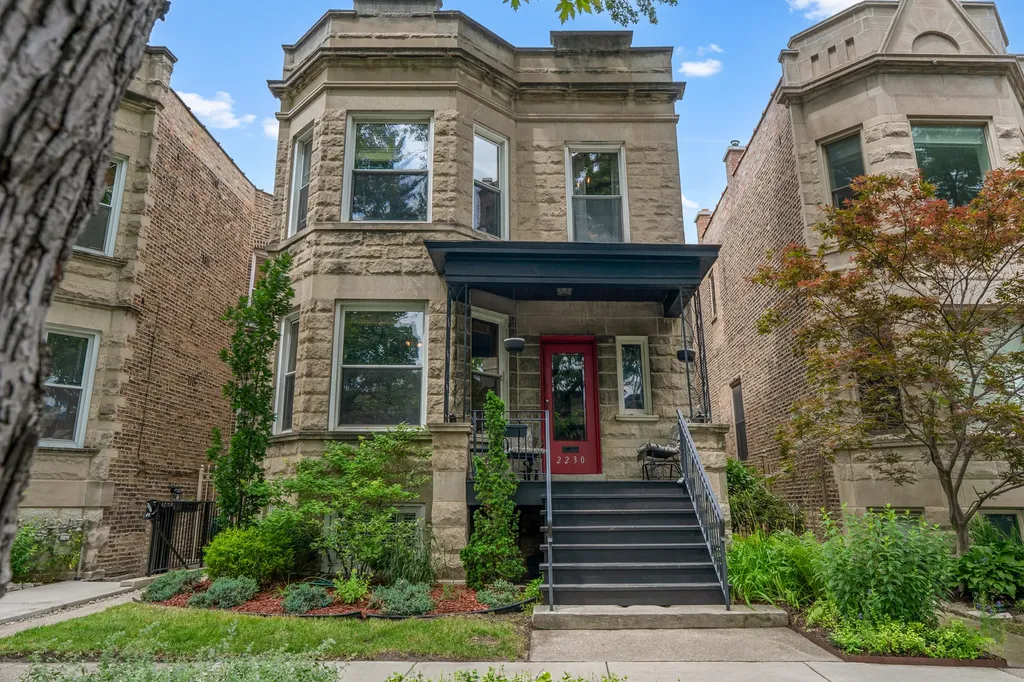 2230 West Leland Avenue Chicago IL 60625