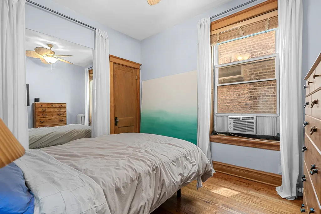 2230 West Leland Avenue Chicago IL 60625
