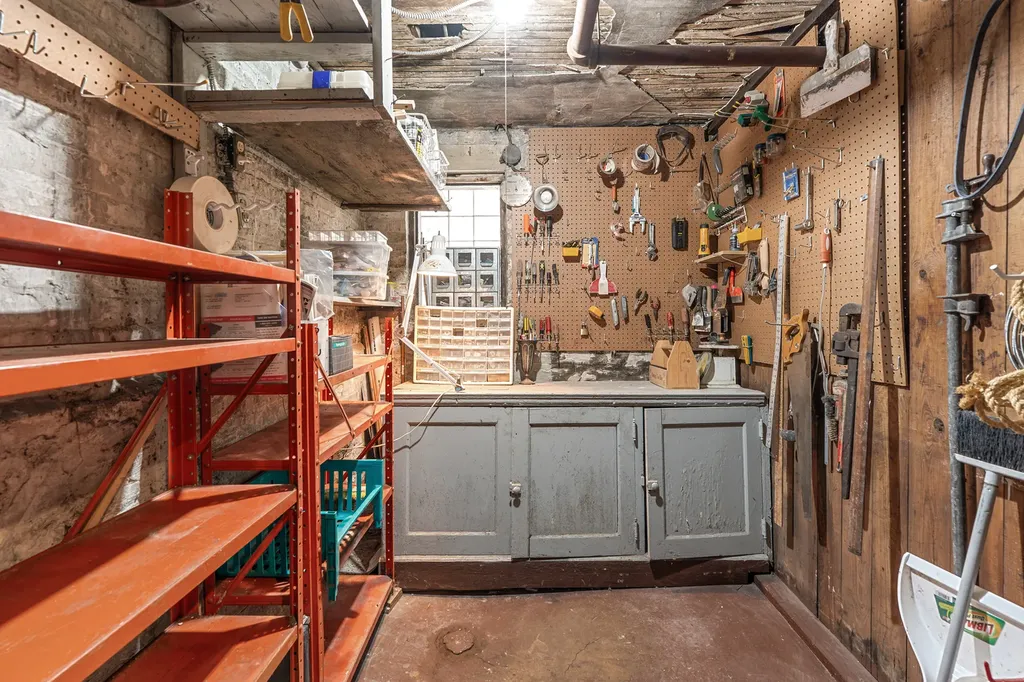 2230 West Leland Avenue Chicago IL 60625