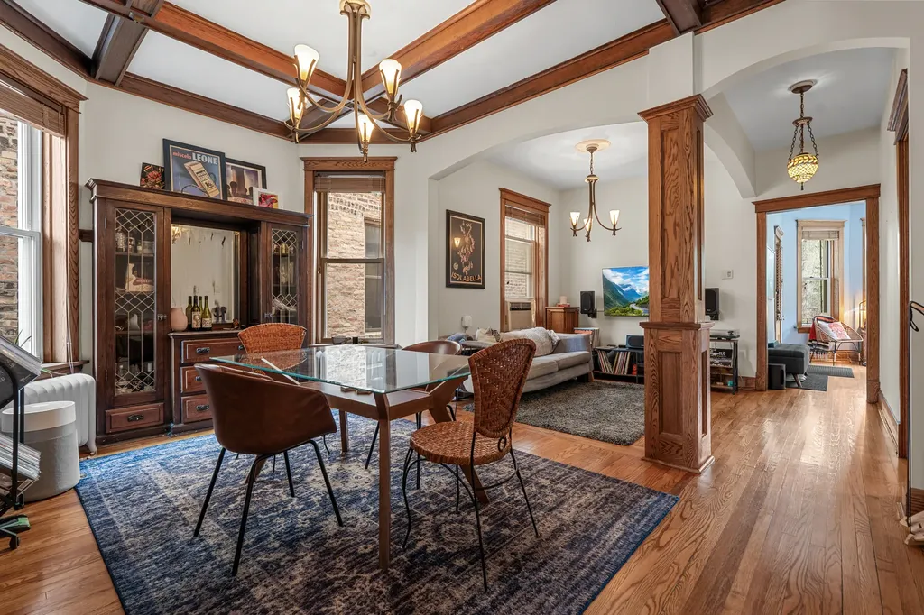 2230 West Leland Avenue Chicago IL 60625